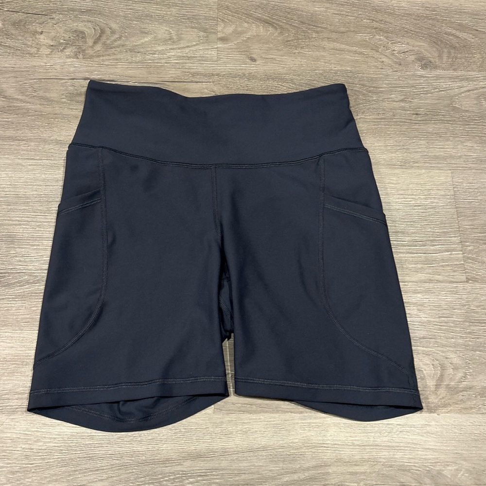Old Navy Active Powersoft Biker Shorts w/pockets